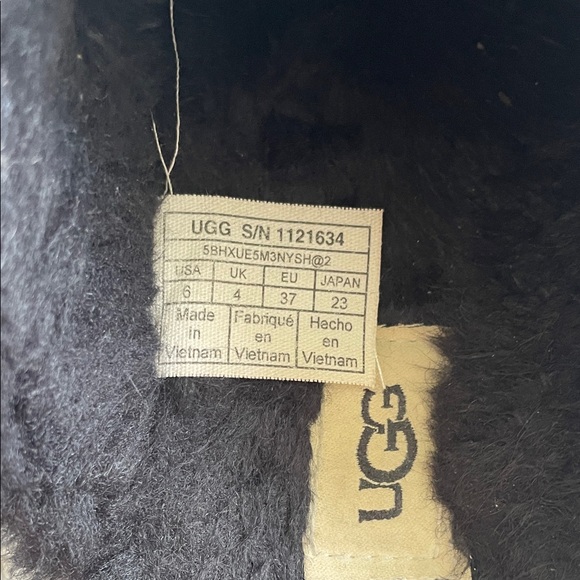 UGG Platform Slip On - Picture 4 of 5